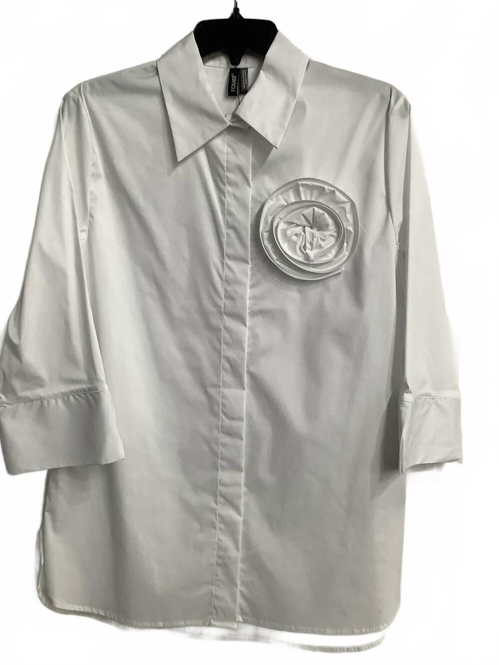 NEW RAVEL women's rosette accent button-down blouse in white